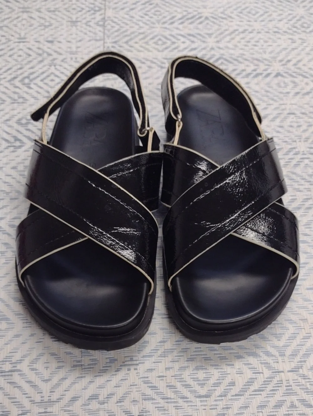 Zara Black Patent Cross-Strap Slingback Sandals,Comfortable and soft. - Picture 3 of 16